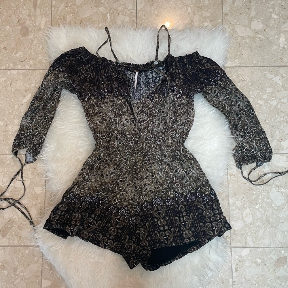Free people 3/4 length sleeve romper size medium